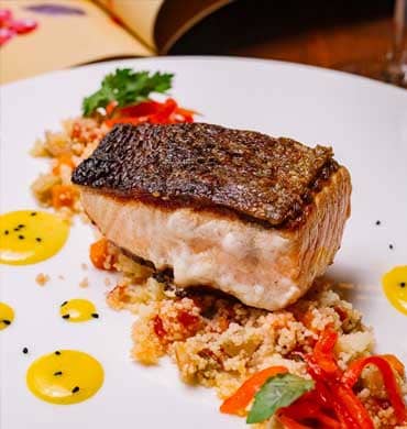 Oye's Restaurant & Bar Dinner